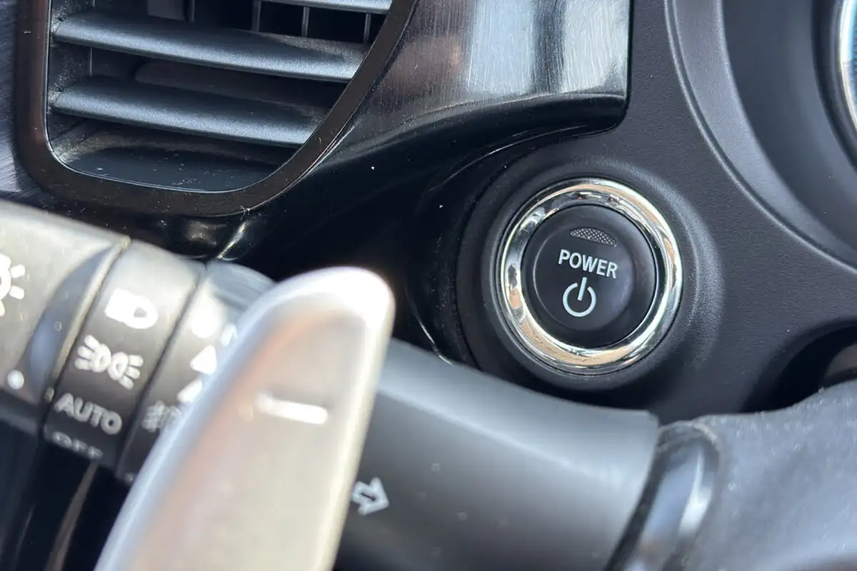 2018-mitsubishi-outlander-20-4h-phev-big-19