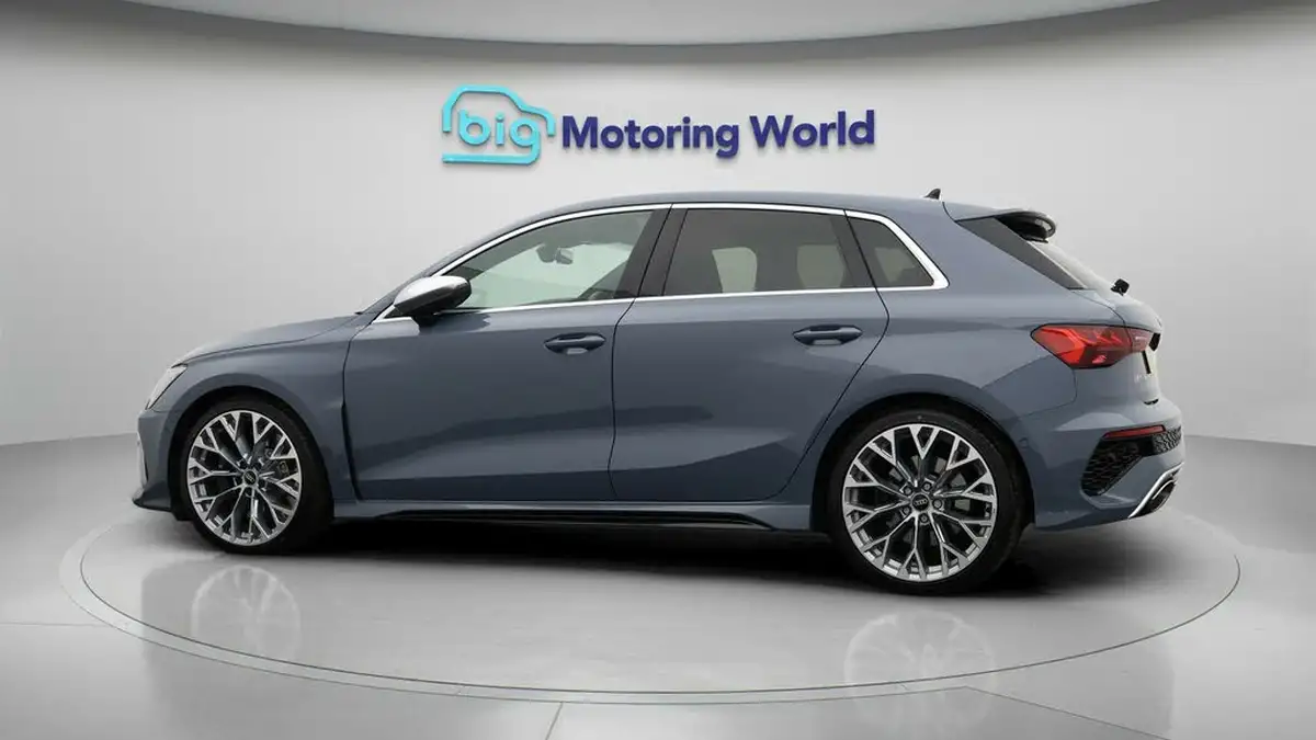 2022-audi-rs3-25-tfsi-sportback-5d-big-69