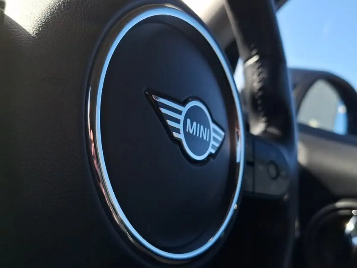 2022-mini-cooper-15-cooper-classic-hatchback-3d-big-12