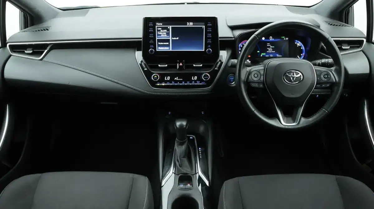 2022-toyota-corolla-18-vvt-i-icon-120bhp-trk-hatchback-5d-big-13
