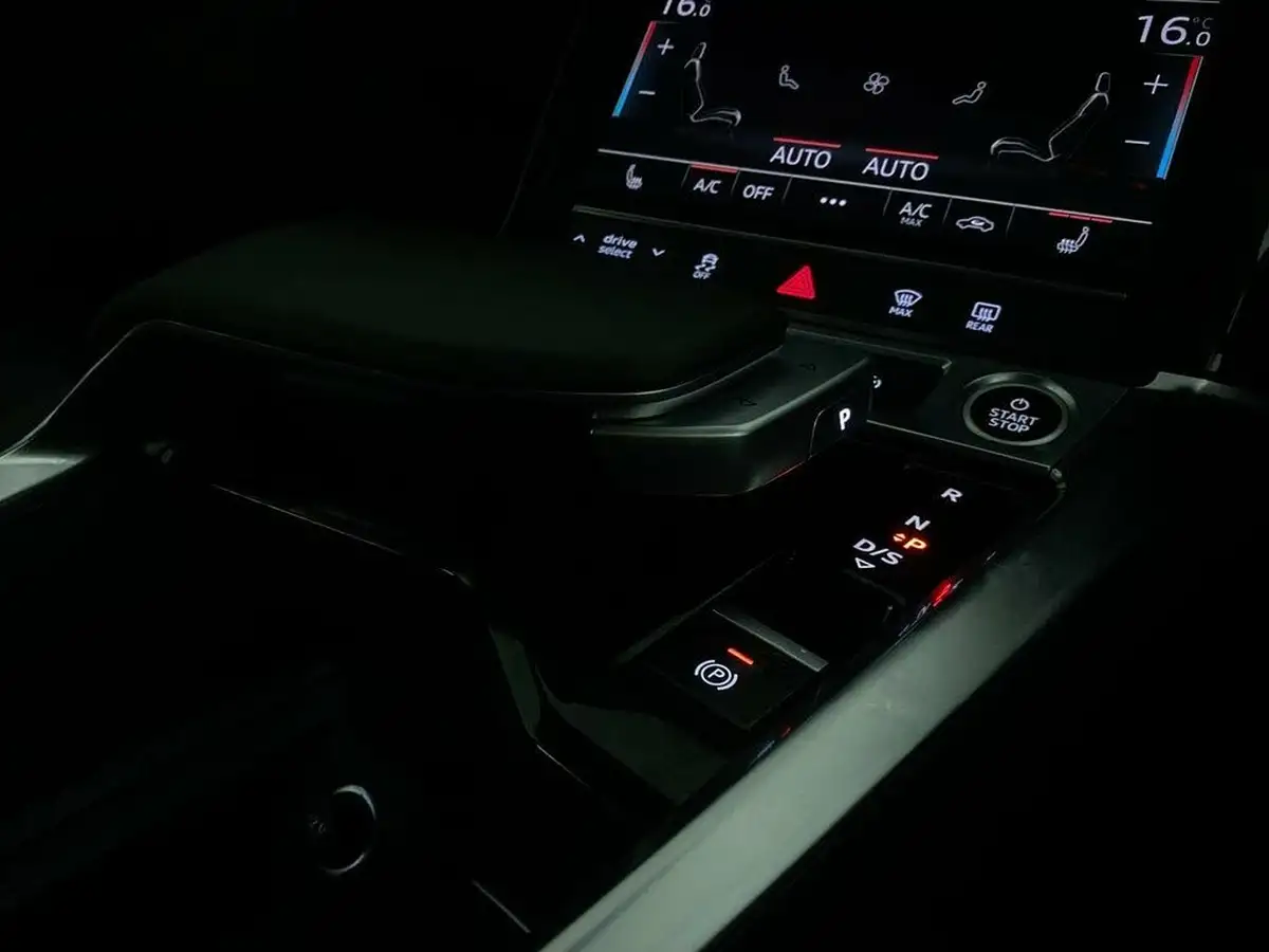 2022-audi-e-tron-55e-technik-station-wagon-big-20