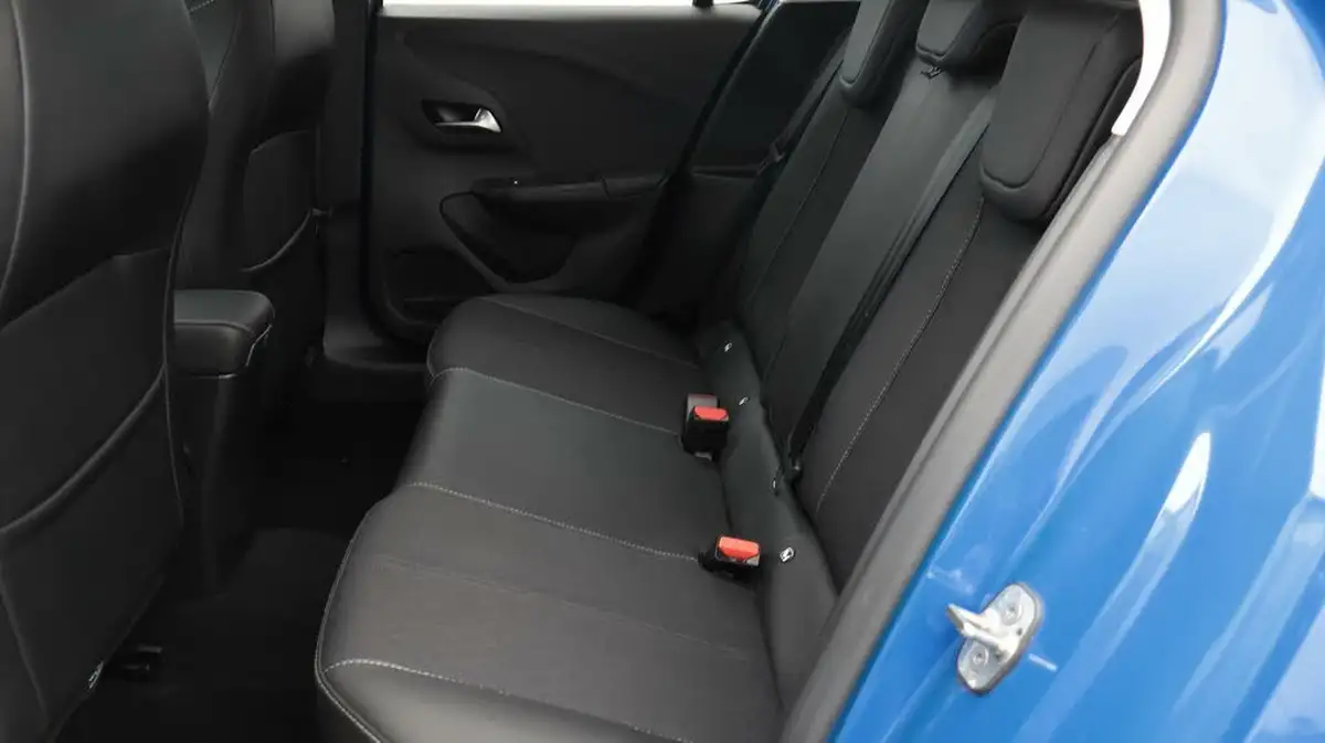 2021-vauxhall-corsa-12i-griffin-edition-big-16