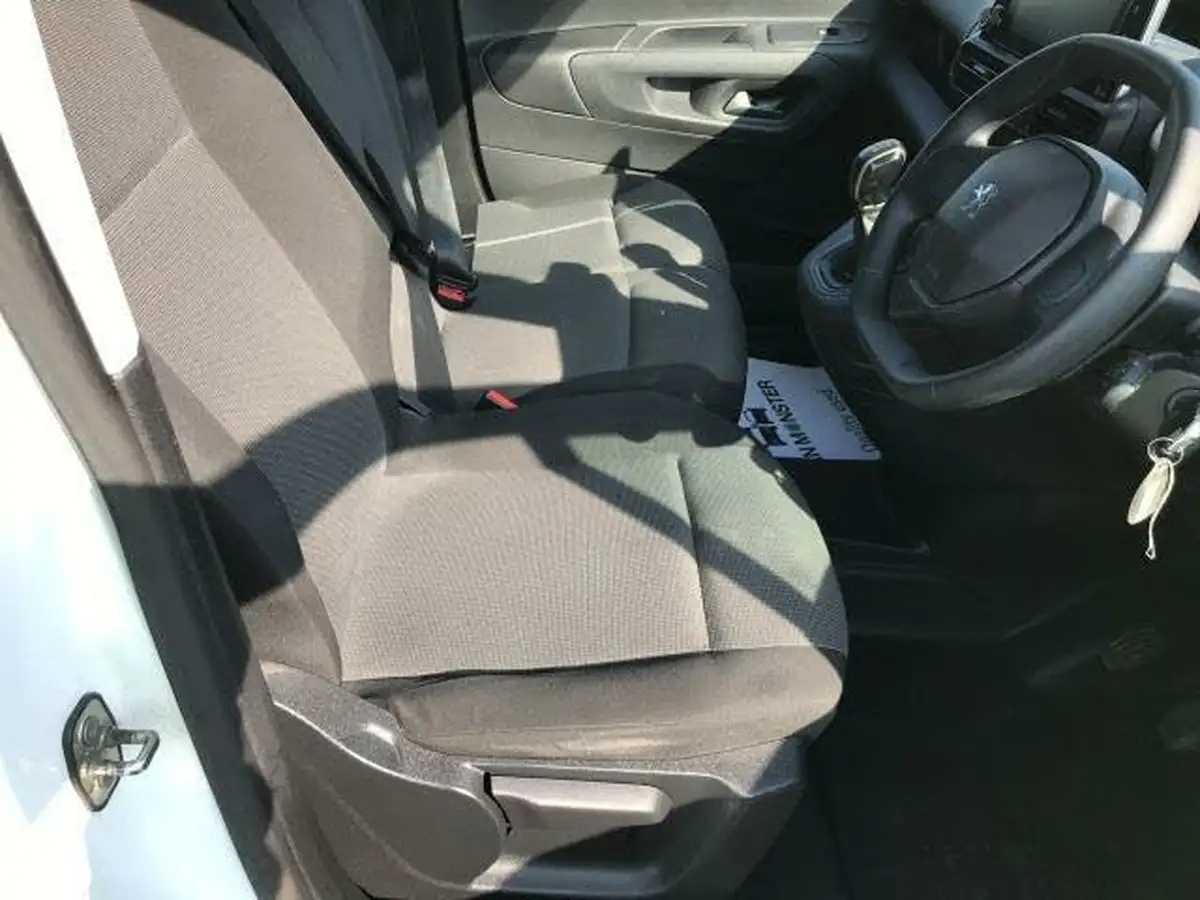 2020-peugeot-partner-15-bluehdi-950-professional-100ps-eu6dt-long-panel-big-9