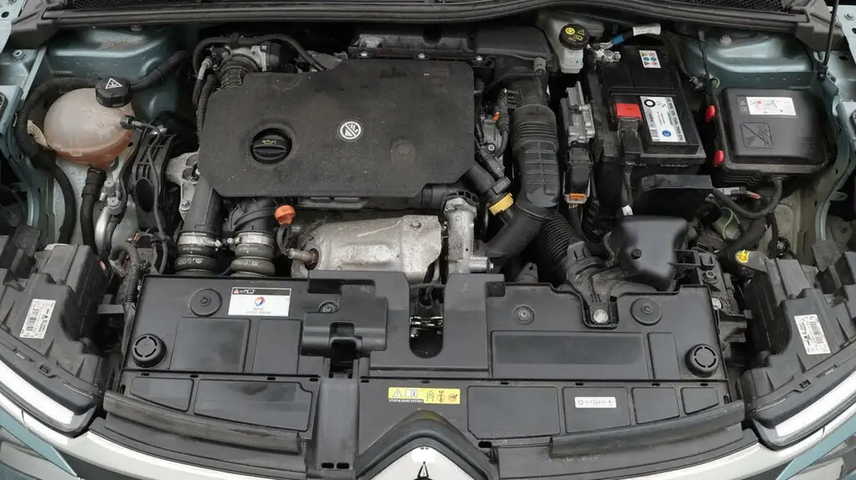 2023-citroen-c4-15bluehdi-shine-plus-big-19