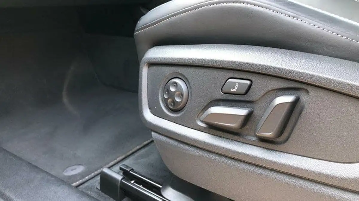 2021-audi-q5-20-55-tfsi-e-competition-station-wagon-big-13