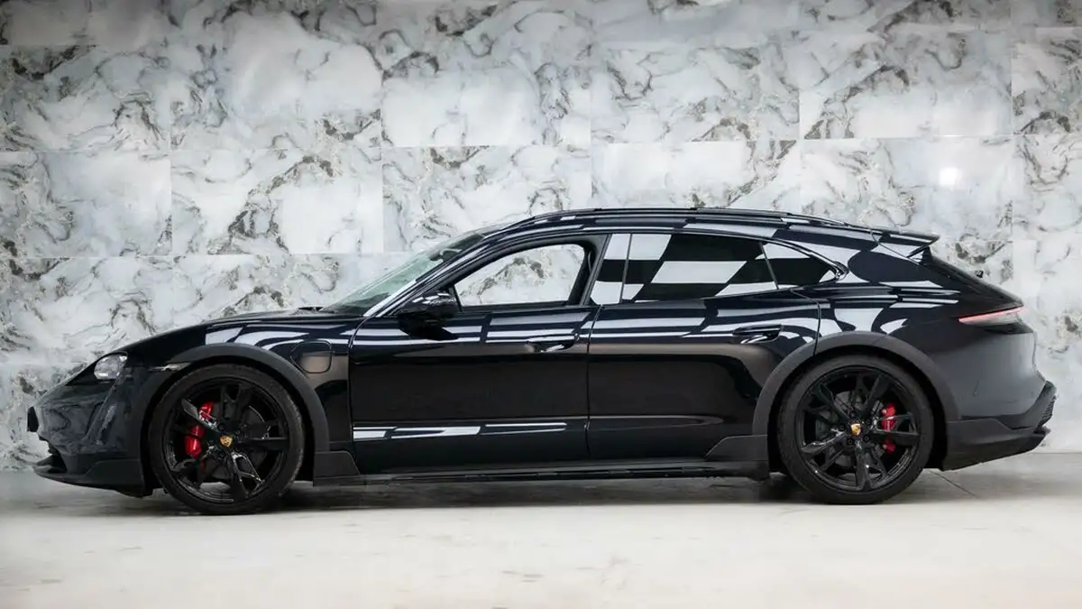 2022-porsche-taycan-e-4s-cross-turismo-big-8