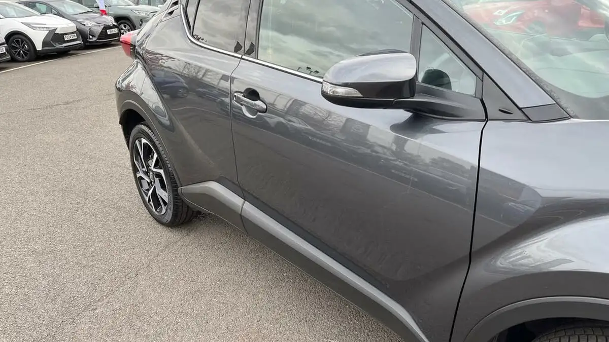 2019-toyota-c-hr-12-design-big-41