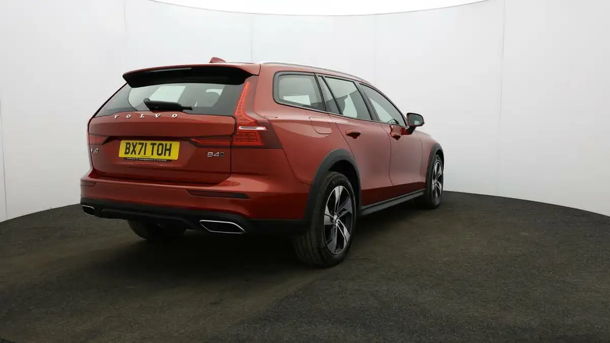 2021-volvo-v60-20td-b4-cross-country-big-54
