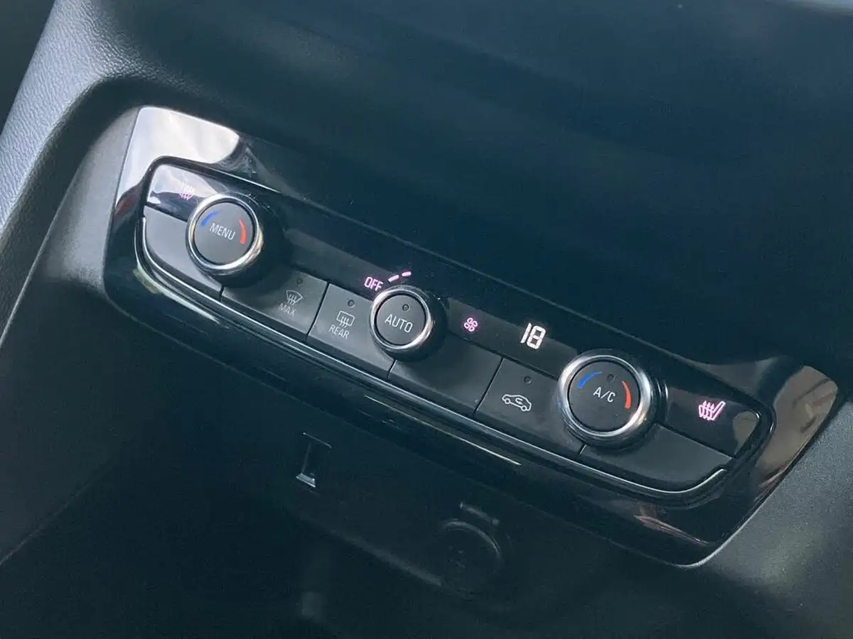 2022-vauxhall-corsa-e-elite-premium-big-11
