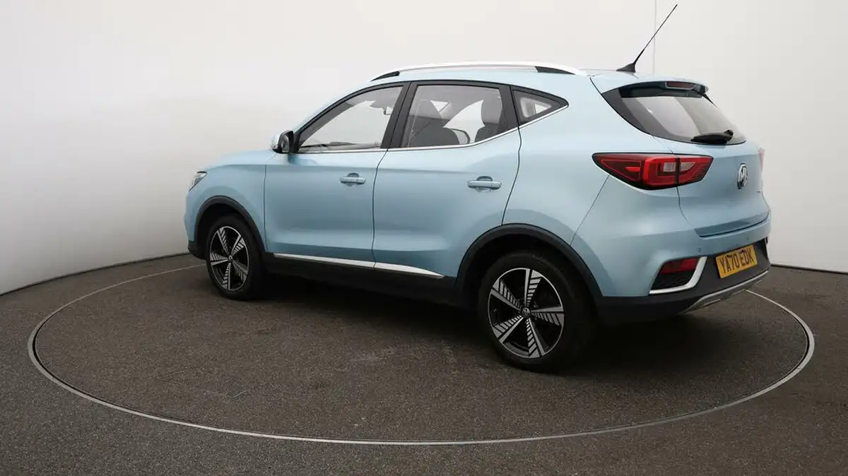 2021-mg-zs-suv-e-exclusive-ev-big-5