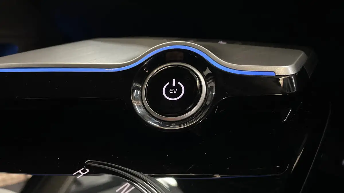 2022-kia-ev6-e-air-big-23