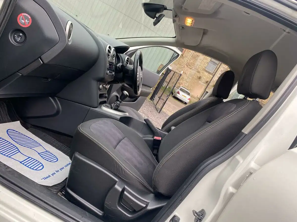 2013-nissan-qashqai-15td-acenta-big-10