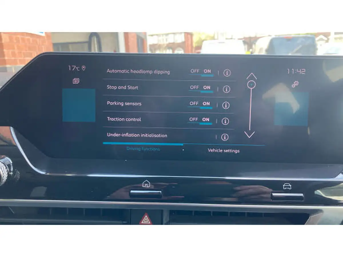 2022-citroen-c4-12-puretech-shine-130ps-big-27