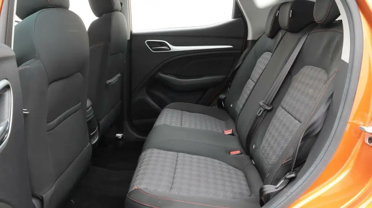 2022-mg-zs-suv-10t-gdi-excite-big-16