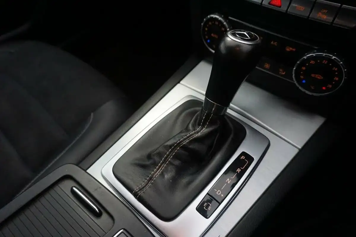 2014-mercedes-benz-c-class-21cdi-c220-cdi-amg-sport-edition-170ps-cdi-coupe-2d-7g-tronic-plus-big-32