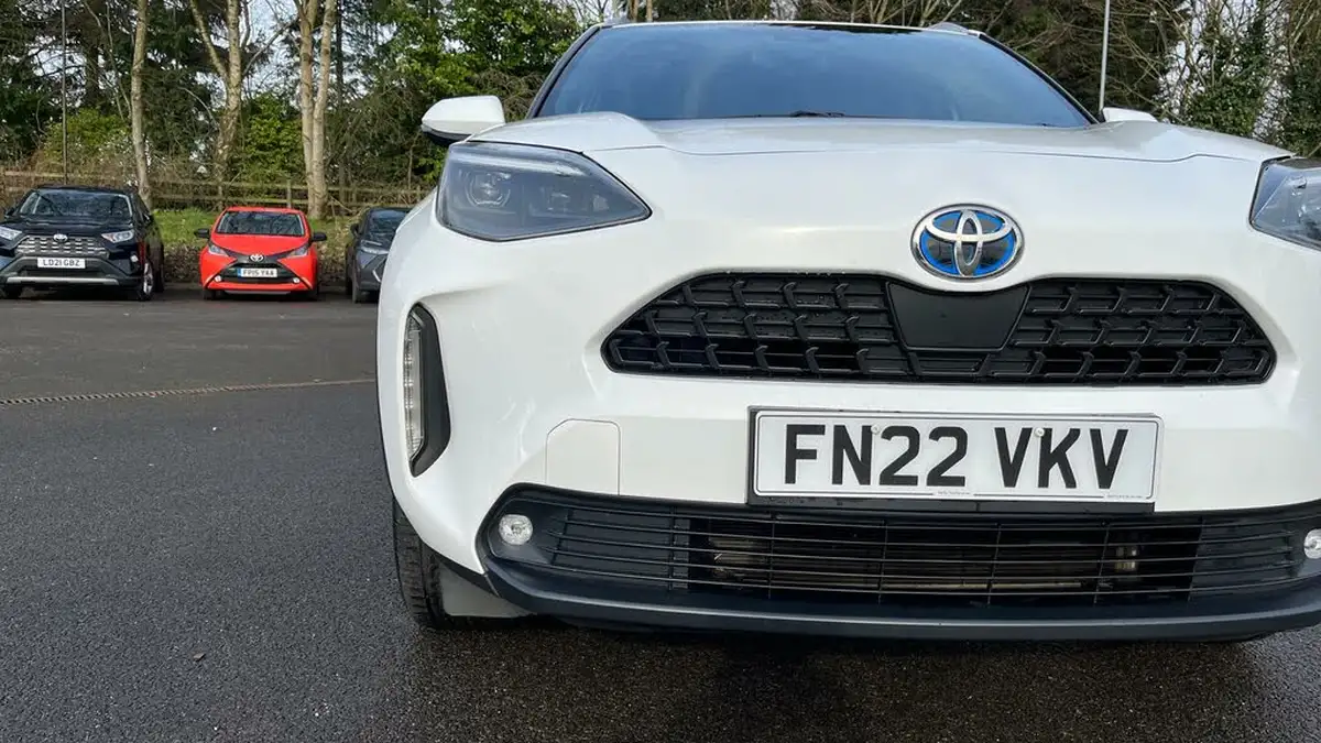 2022-toyota-yaris-15-vvt-i-design-panoramic-roof-big-36
