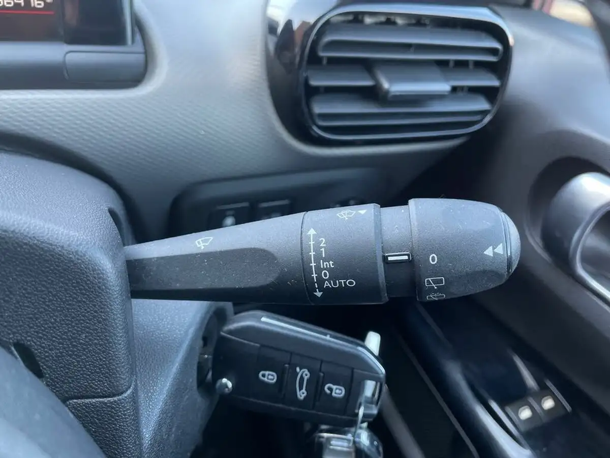 2018-citroen-c4-cactus-12-puretech-flair-130ps-big-27