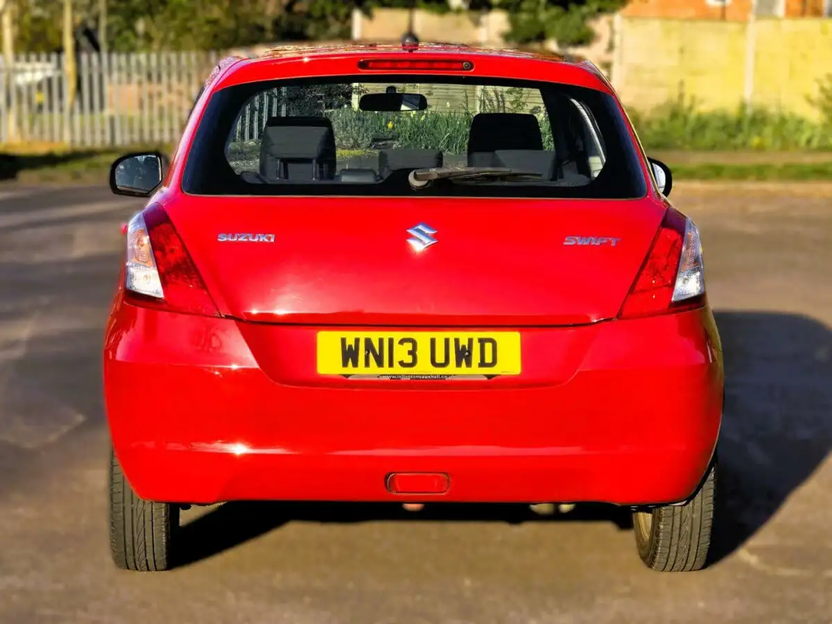 2013-suzuki-swift-12-sz2-5d-big-14