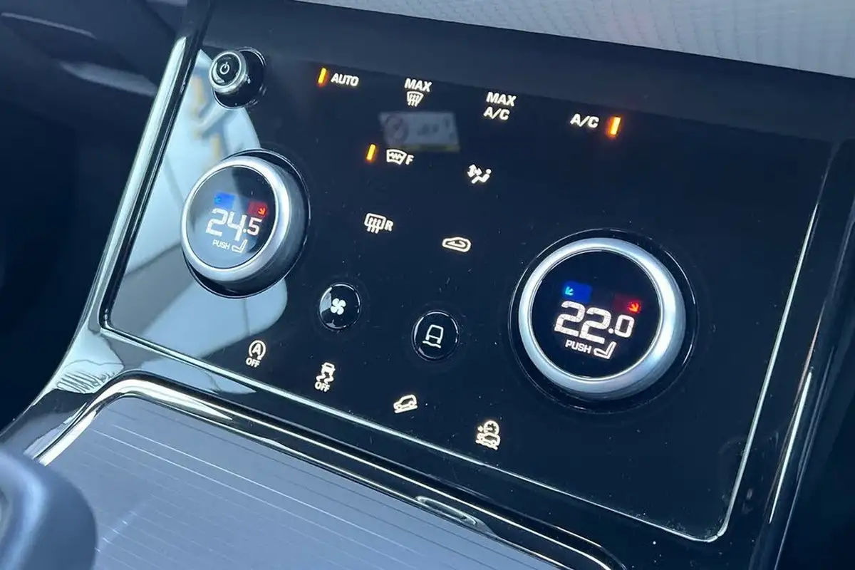2022-land-rover-range-rover-evoque-20-d200-r-dynamic-s-big-42