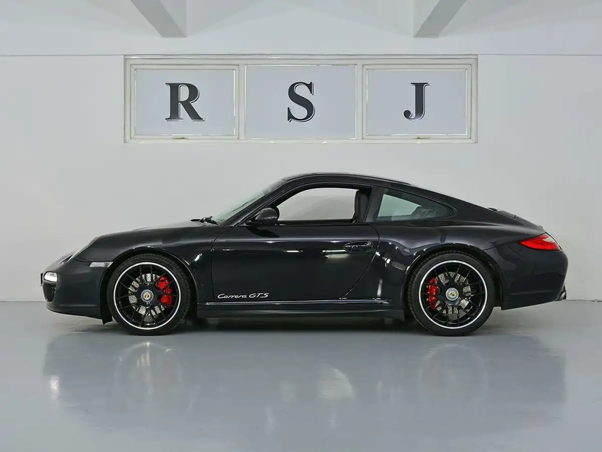 2011-porsche-911-38-carrera-gts-coupe-pdk-big-5