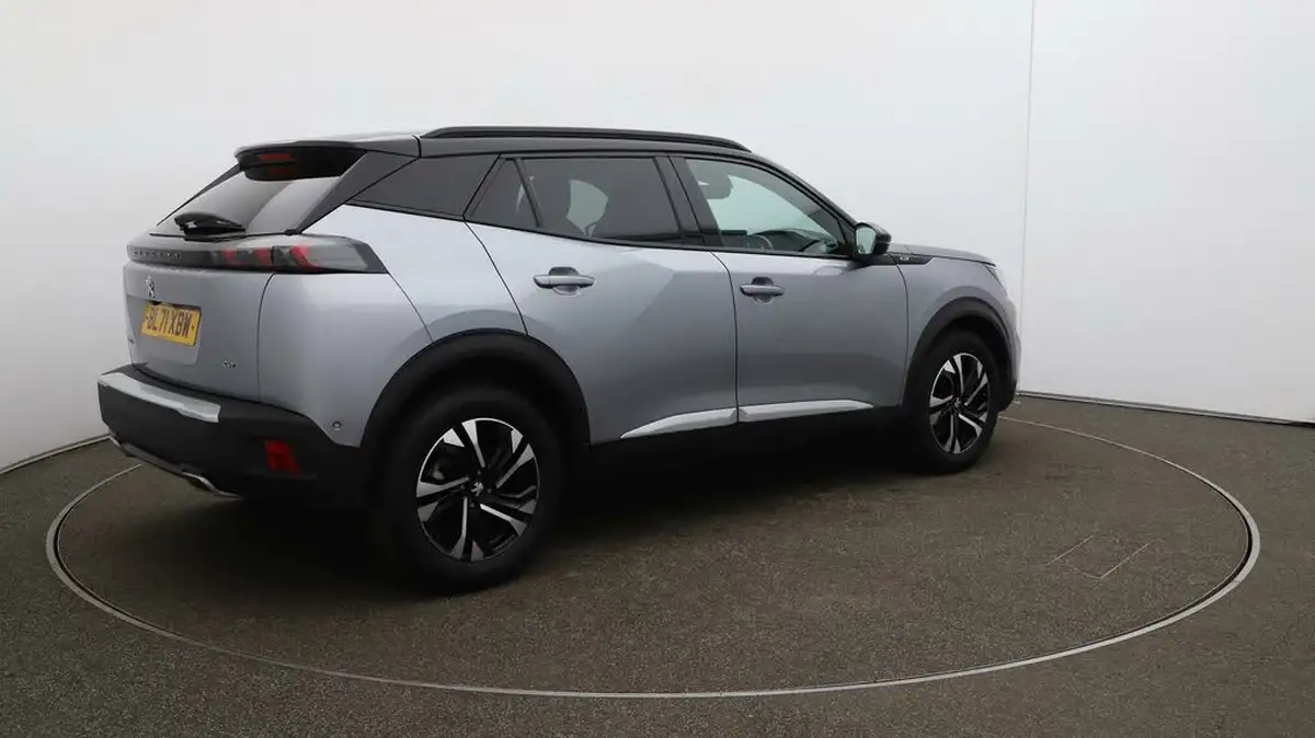 2022-peugeot-2008-suv-12-puretech-gt-big-46