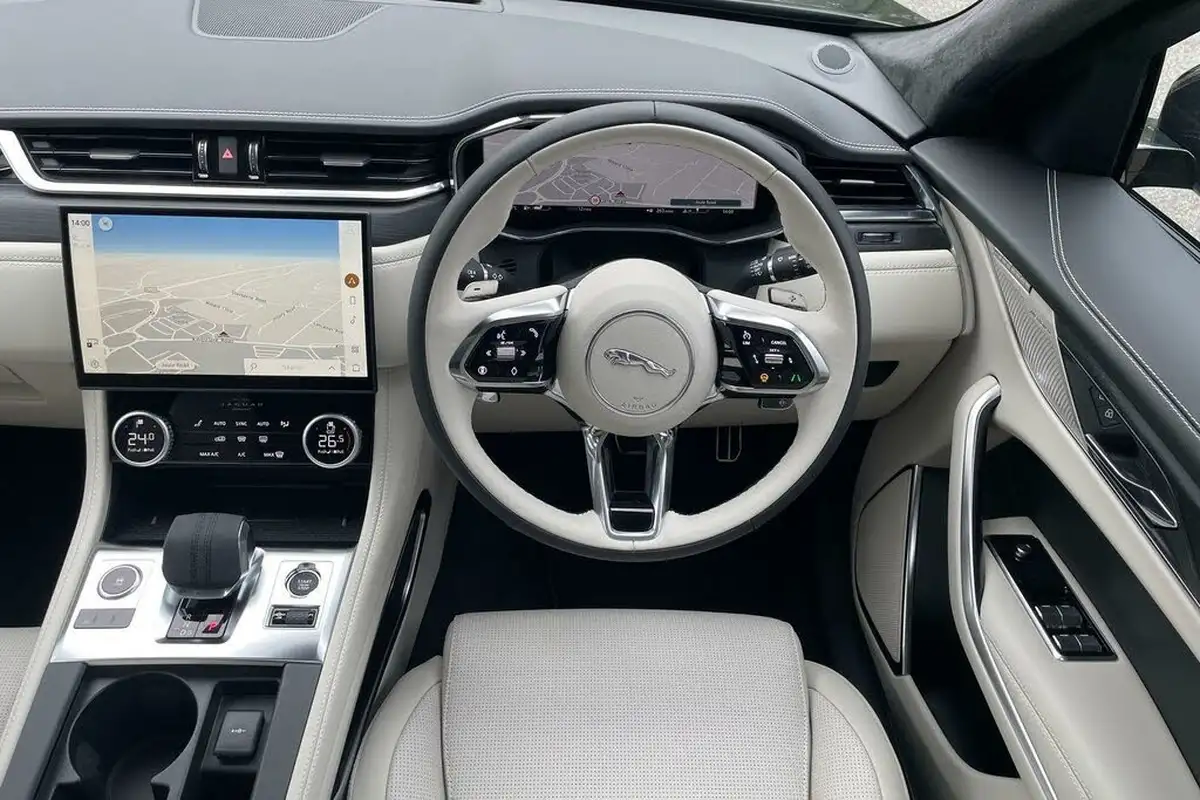 2024-jaguar-f-pace-20-d200-r-dynamic-hse-black-90th-anniversary-edition-big-31