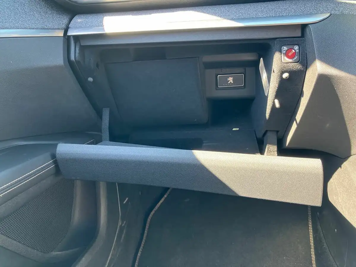 2018-peugeot-3008-suv-16-thp-gt-line-premium-big-49