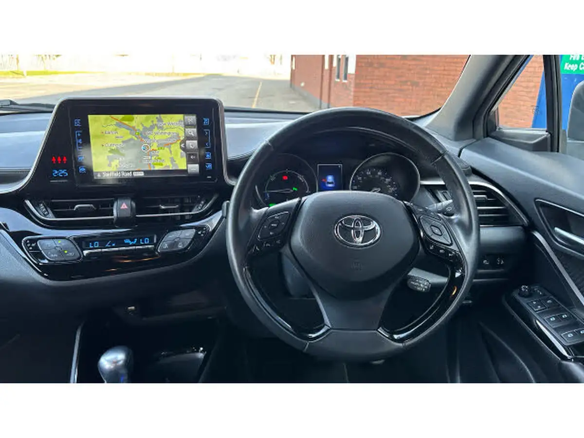 2018-toyota-c-hr-18-vvt-i-design-foc-sport-pack-big-5