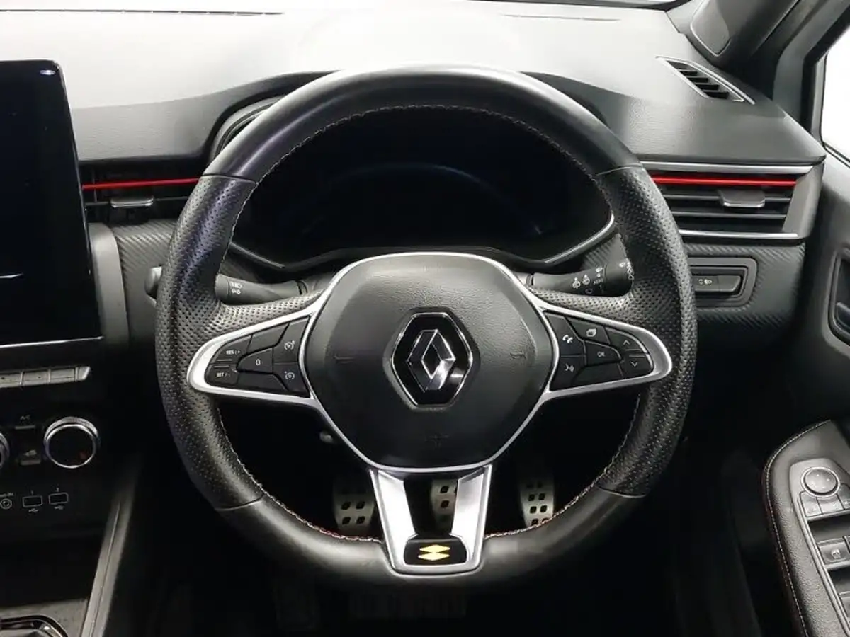 2023-renault-clio-10-tce-rs-line-big-6