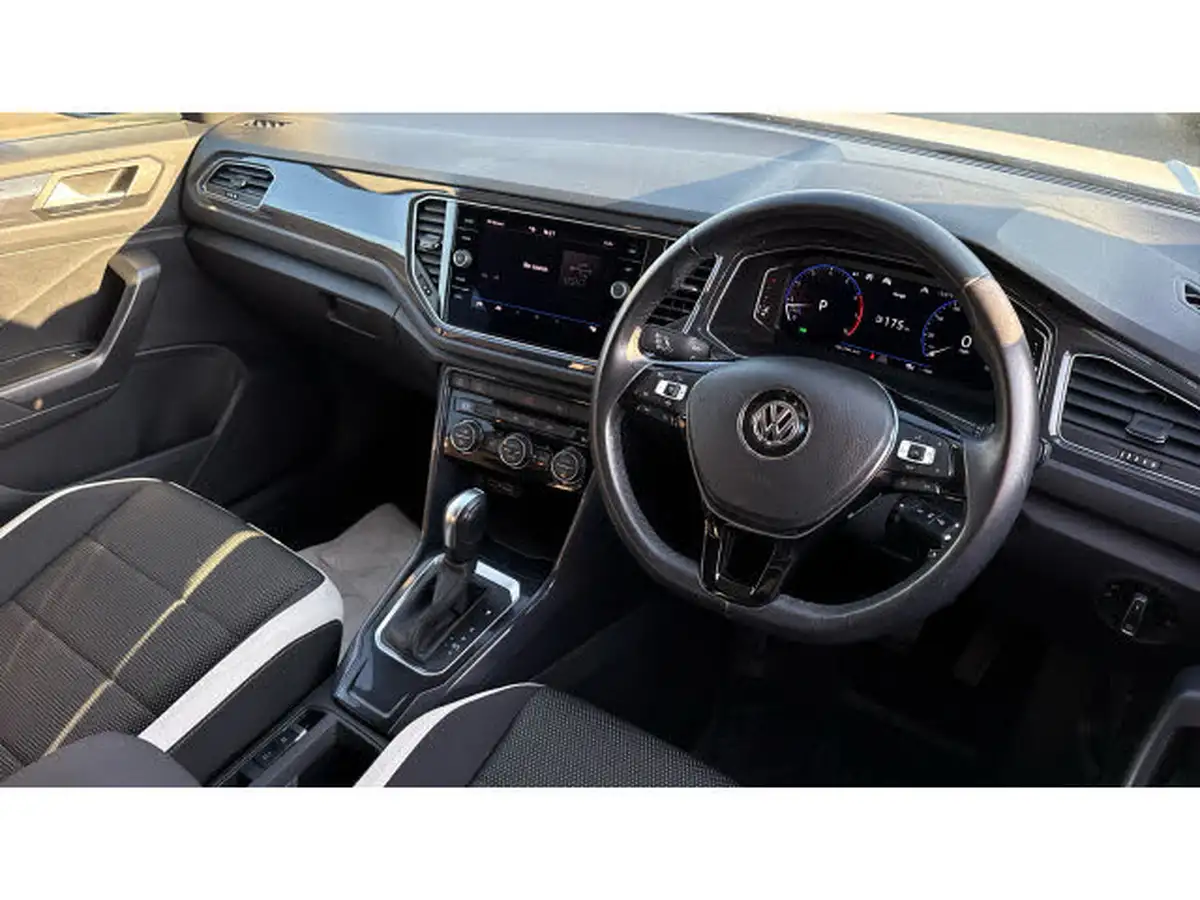 2019-volkswagen-t-roc-15-tsi-sel-dsg-big-10