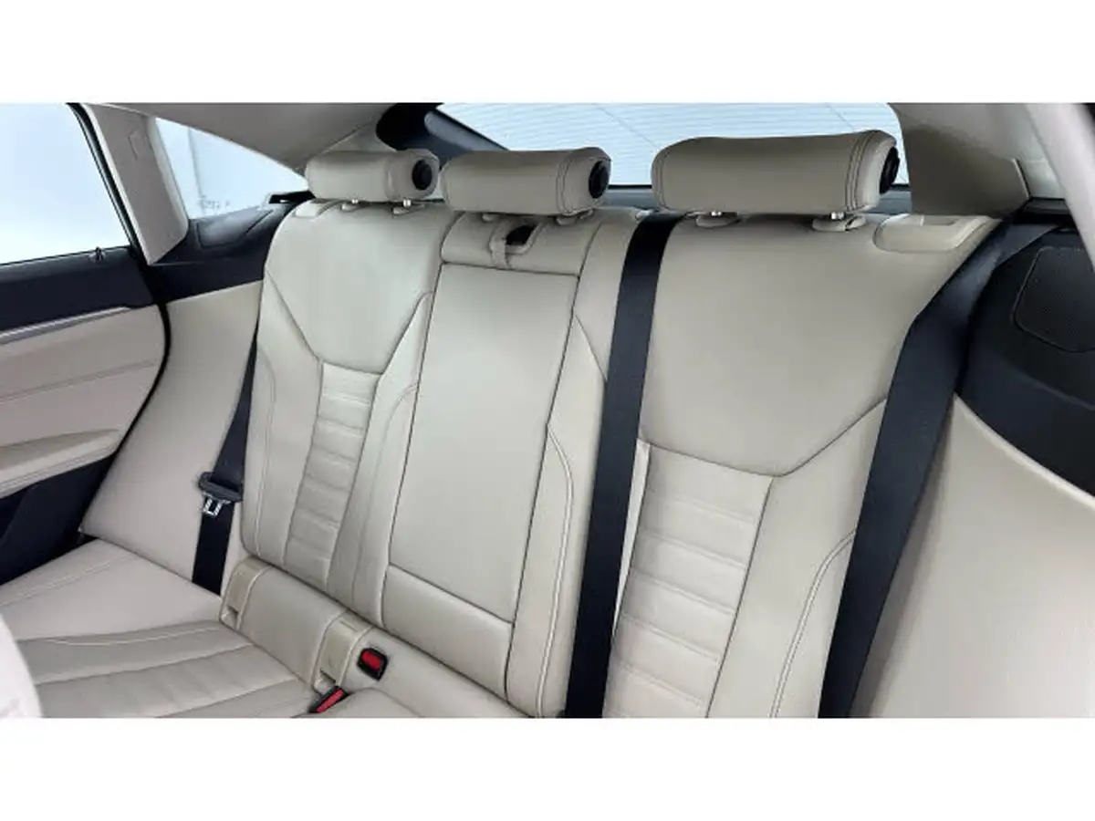 2024-bmw-i4-e-edrive35-sport-big-11