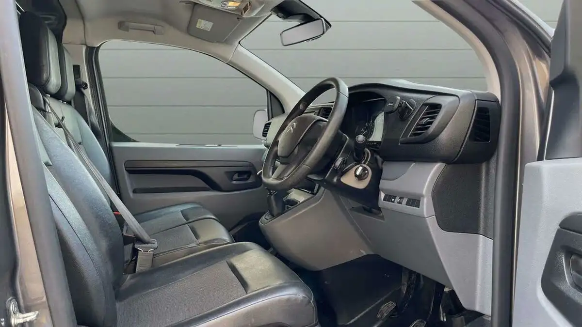 2019-citroen-dispatch-16bluehdi-x-m-1000-115pseu6-ss-big-9