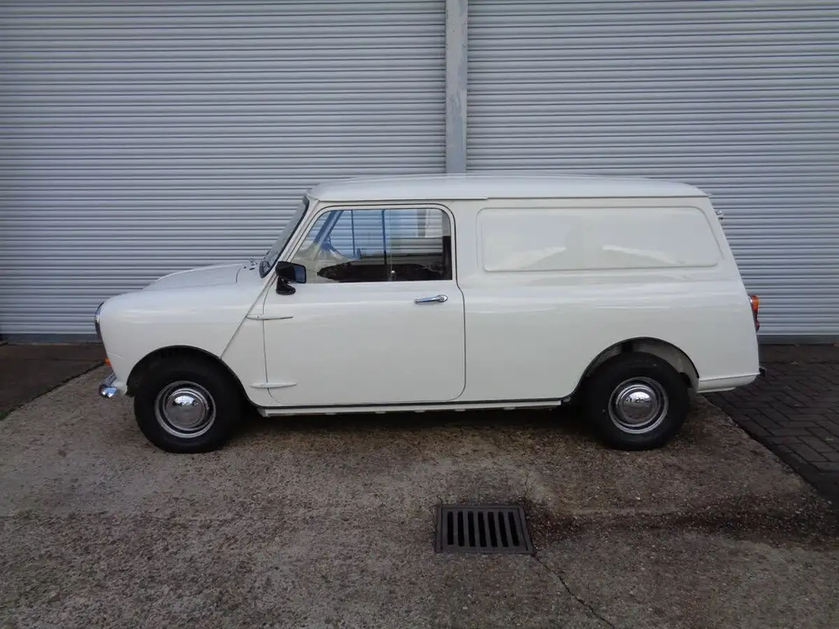 1980-austin-mini-big-2