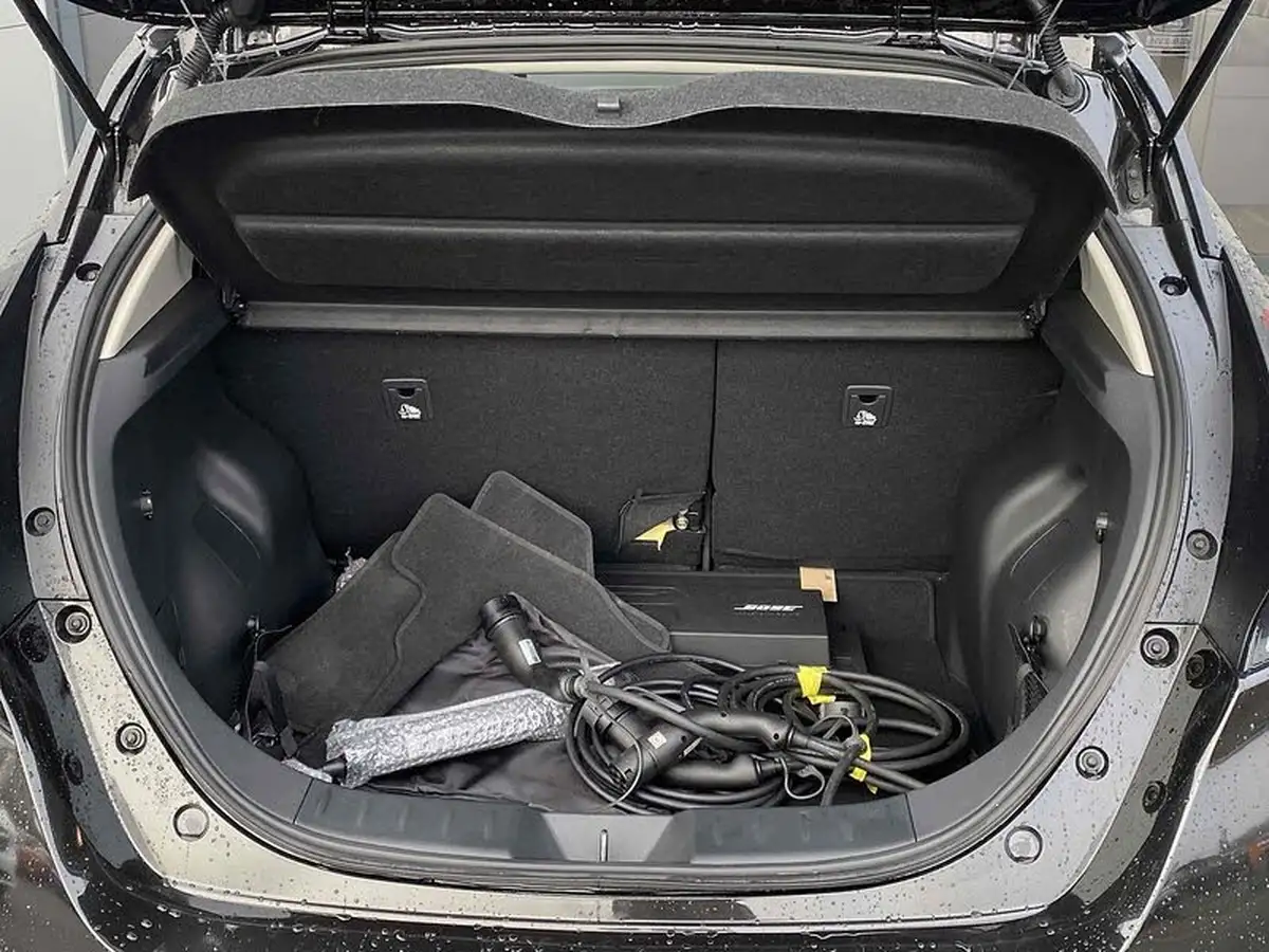 2024-nissan-leaf-e-tekna-39kwh-big-16