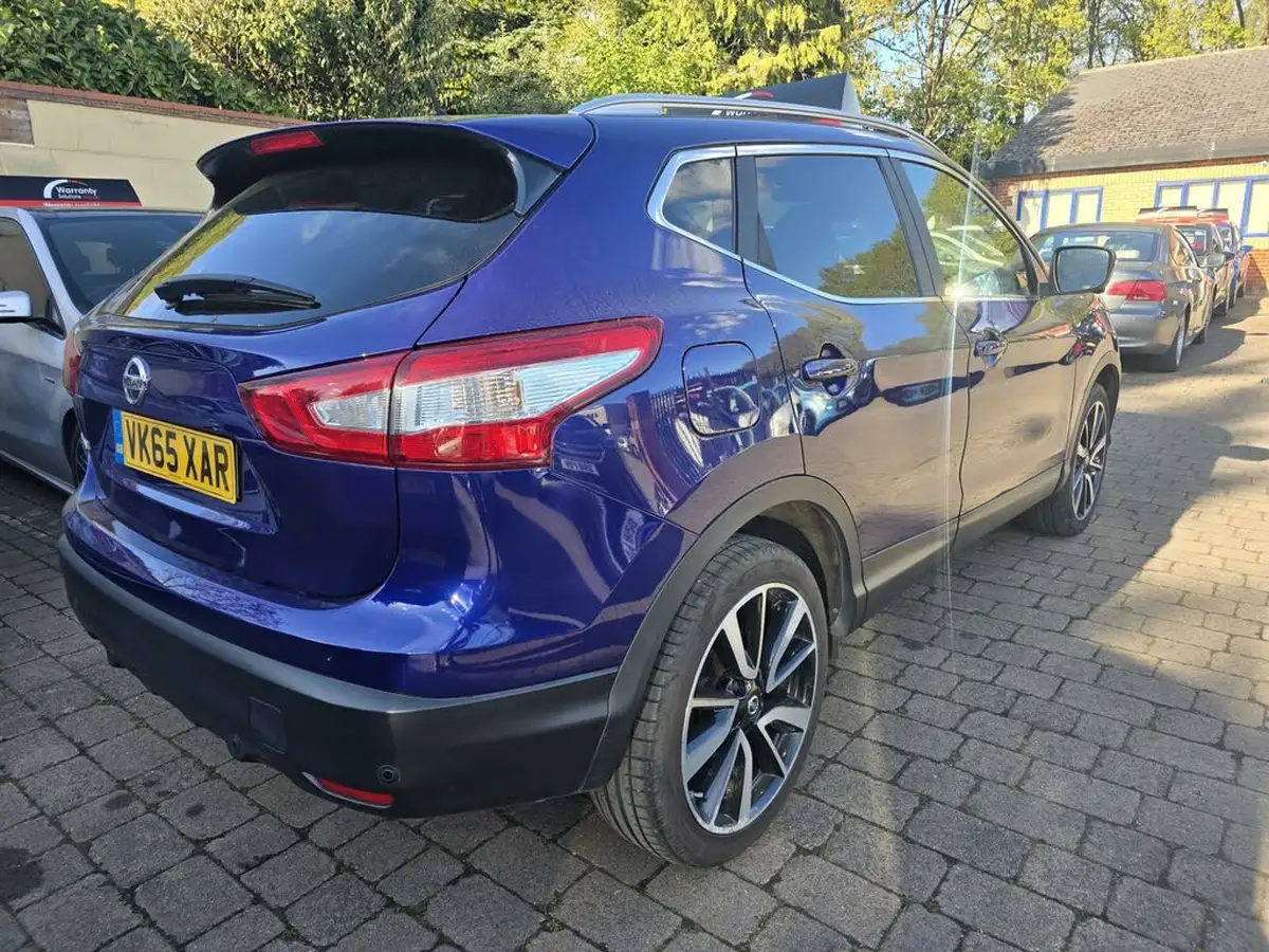2015-nissan-qashqai-16dci-tekna-xtronic-cvt-big-4