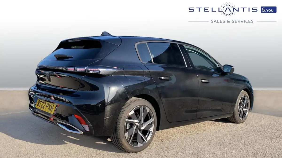 2022-peugeot-308-12-puretech-allure-premium-eat8-big-2