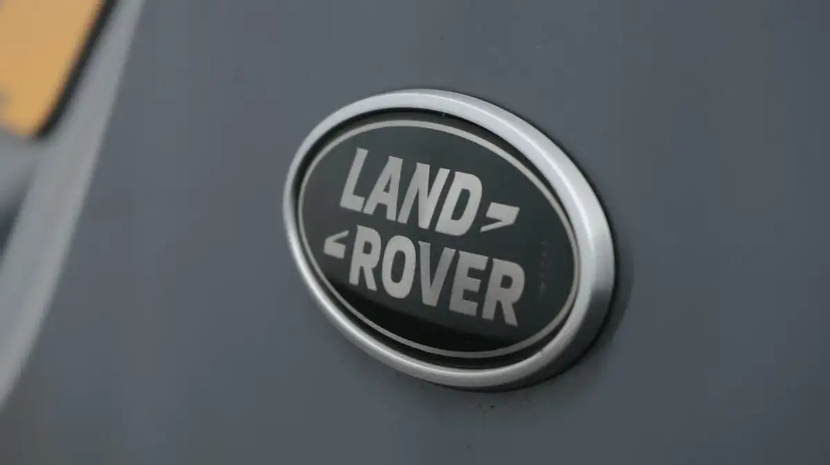 2021-land-rover-range-rover-evoque-15-p300e-r-dynamic-s-big-22