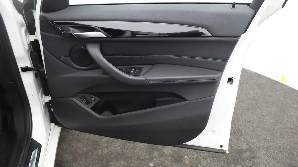 2020-bmw-x1-15-xdrive-25e-phev-m-sport-big-14