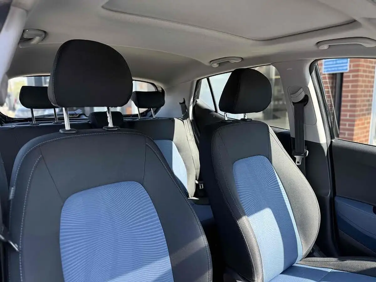 2016-hyundai-i10-12-premium-se-big-19