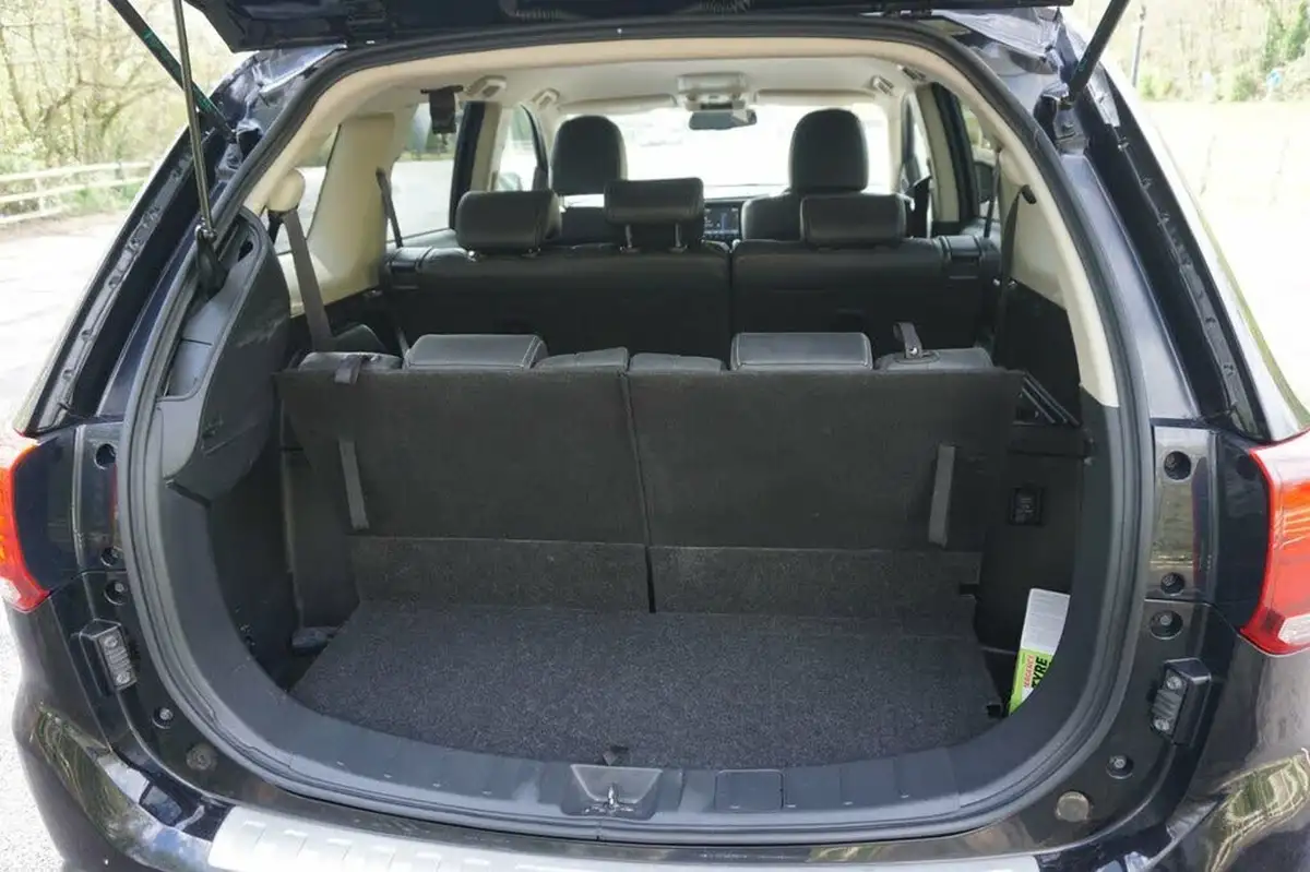 2020-mitsubishi-outlander-20-exceed-big-8