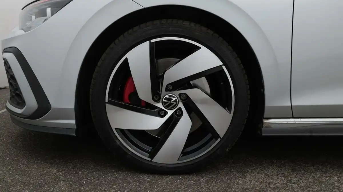 2022-volkswagen-golf-20-tsi-gti-dsg-big-18