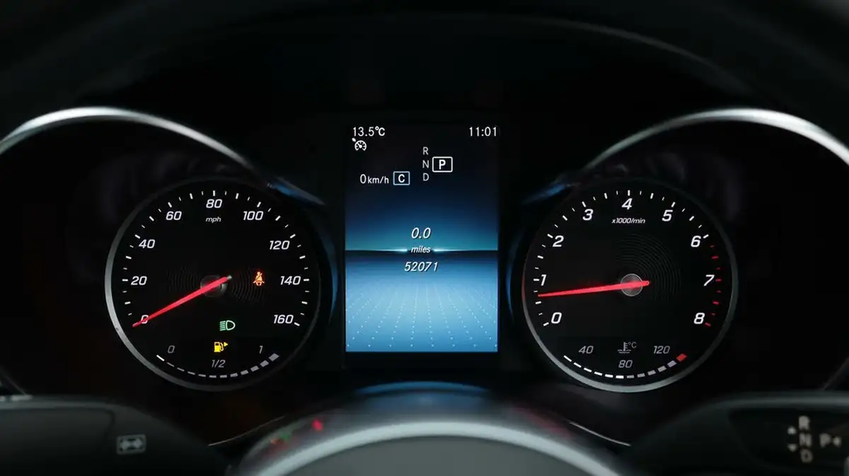 2019-mercedes-benz-c-class-20-c300-amg-line-premium-coupe-2d-big-10
