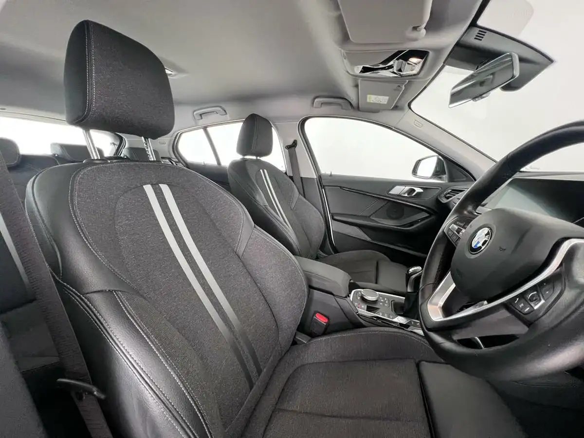 2021-bmw-1-series-15-118i-sport-lcp-big-12