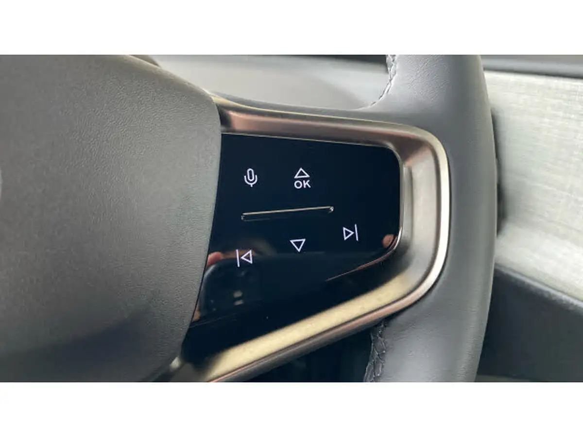 2024-volvo-ex30-e-twin-plus-big-18