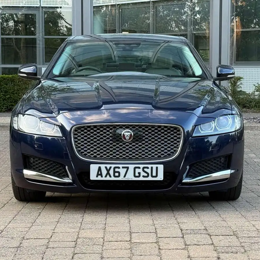 2017-jaguar-xf-20td-portfolio-240ps-awd-saloon-4d-1998cc-auto-big-1