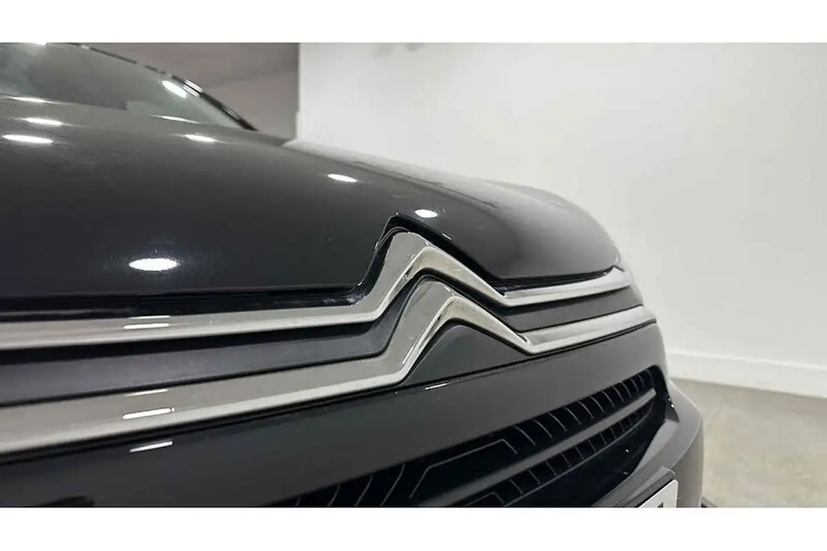 2022-citroen-c4-e-shine-plus-big-17