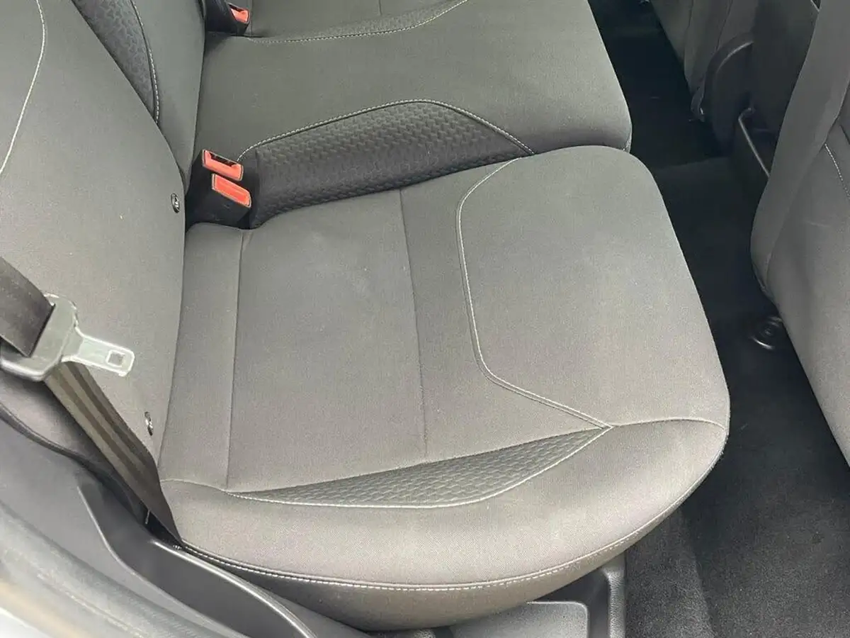 2015-ford-focus-10-zetec-t-125ps-hatchback-big-62