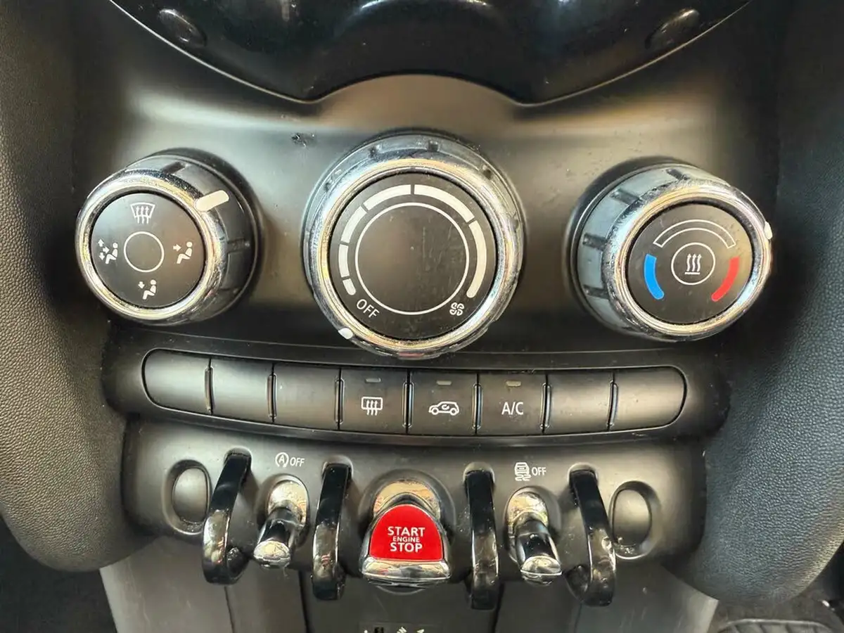 2015-mini-cooper-12-one-ss-5d-big-47