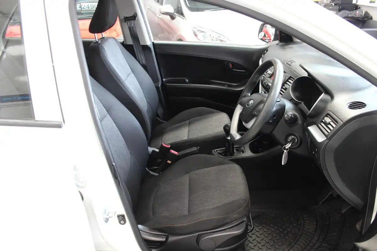 2016-kia-picanto-10-picanto-1-5d-big-9