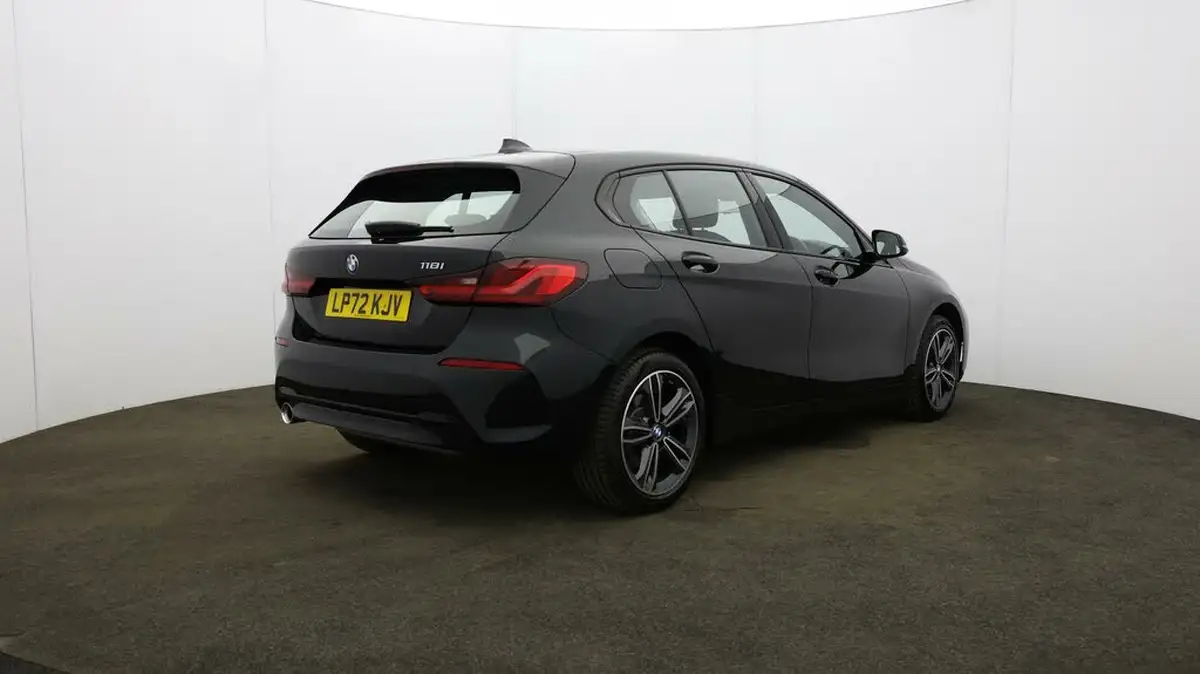 2022-bmw-1-series-15-118i-sport-dct-big-59